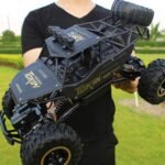 2.4GHz 4WD Double Motors Off-Road Climbing Car Remote Control Vehicle - Image 3