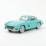 1:22 Mercedes Diecast Metal Toy Car with Light & Sound - Image 2