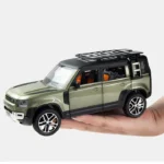 1:24 Land Rover Defender Die-Cast Model Car - Image 5